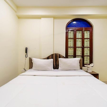 Hotel Mahal Kolkata Bagian luar foto